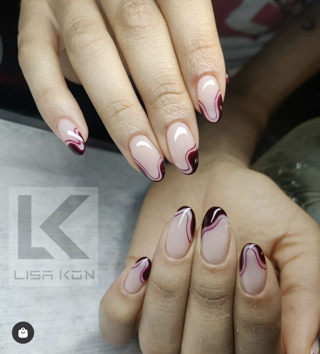 Zendaya's nails for the Spider-Man: No Way Home premiere tonight!, image size:1085x1200