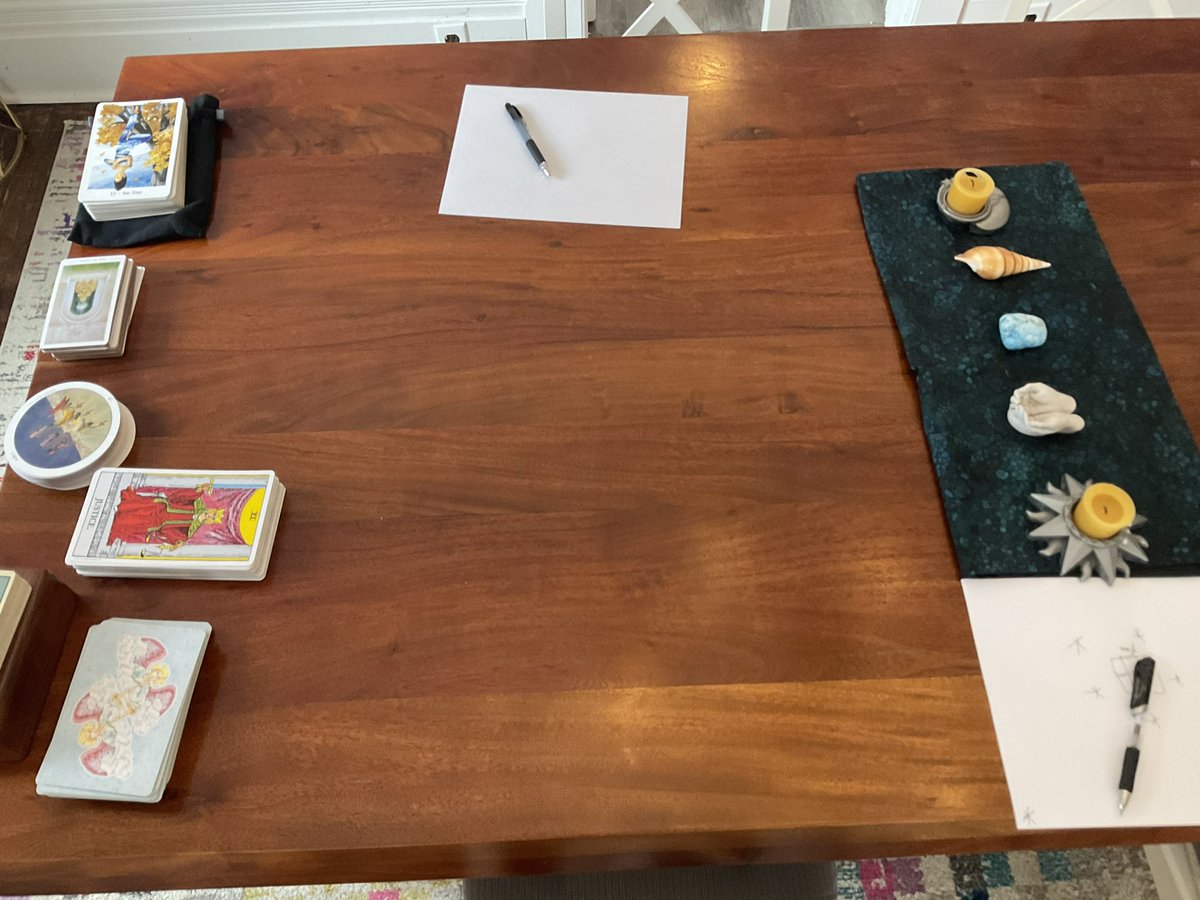 peterwhitetarot's tweet photo. It was lovely to be doing client work again after a loooooong pause! #tarot #TarotReading #Tarotcards https://t.co/A8sMY8okTs