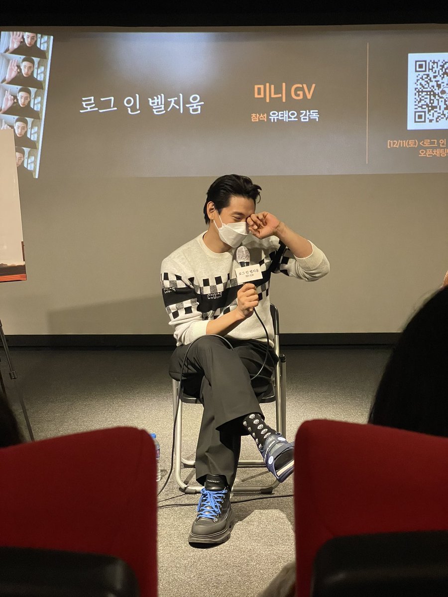 기말고사 1일째인데 벌써부터 싫고 태오는 좋다.
귀여워.😎

#로그인벨지움 #유태오 #태오