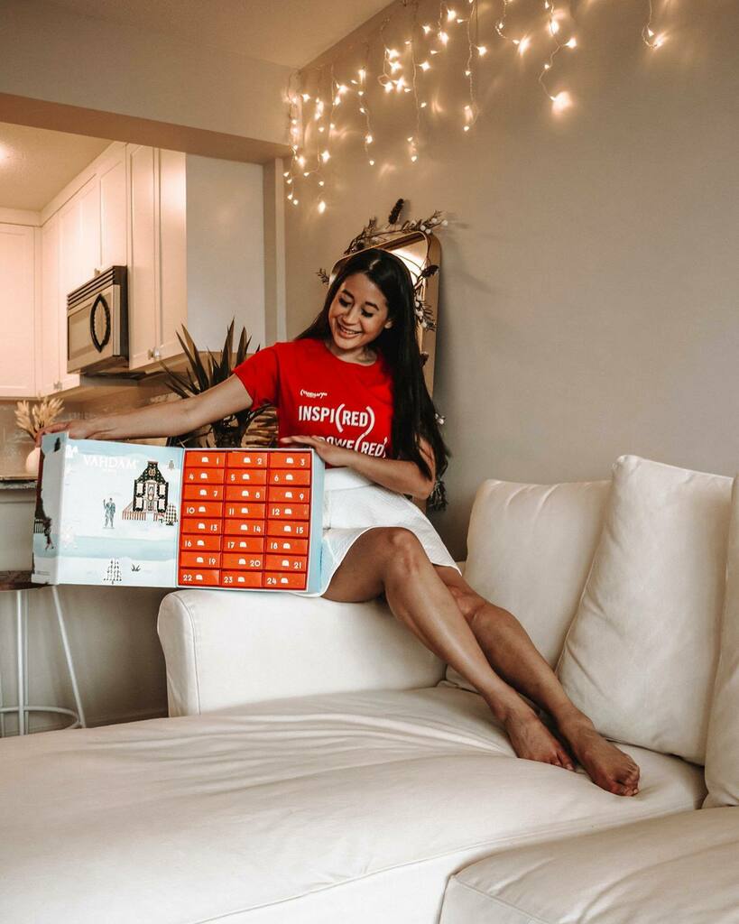 [3 Tea GIVEAWAYS happening!] ❤️ The tea brand I love so much, @vahdamindia has partnered with <a href="/RED/">(RED)</a> to support programs on the ground that help millions of people impacted by global health emergencies like AIDS &amp; COVID. VAHDAM has committed to donating a … instagr.am/p/CXbB9A1lTWV/