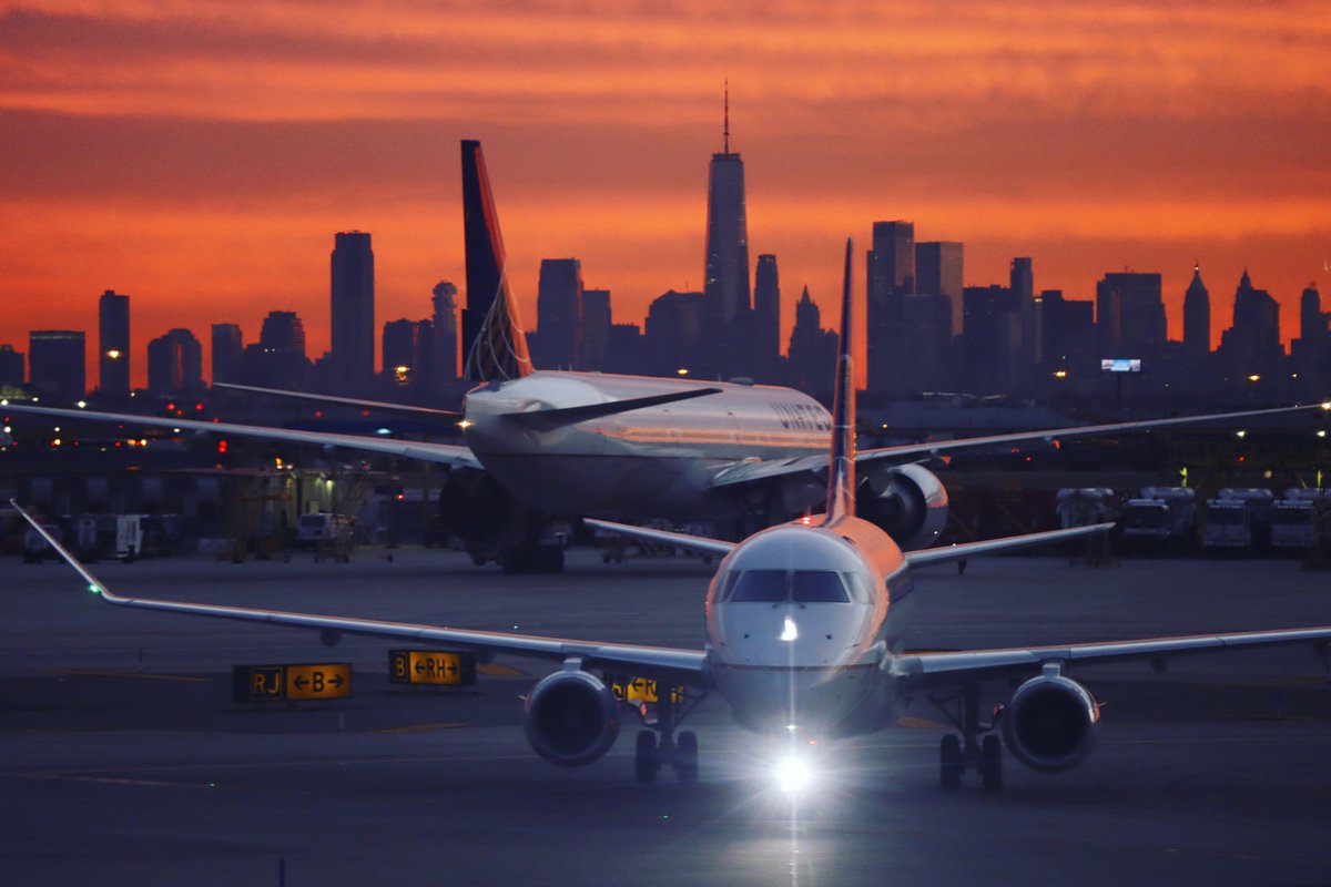 Sunrise in New York City seen from Newark Liberty Airport, Monday morning #newyorkcity #nyc #newyork <a href="/united/">United Airlines</a> #sunrise <a href="/agreatbigcity/">A Great Big City</a>