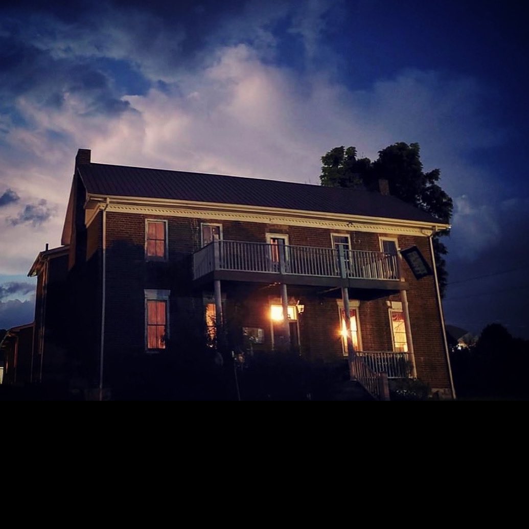 Wraith_Chasers's tweet photo. Ghost Hunt The Nickerson Snead House this Saturday night! Tickets available at https://t.co/c8i9gWCU12
#wraithtour2020 https://t.co/ju0h8zc7NM