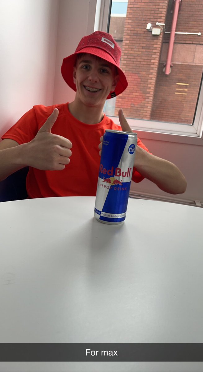 AvynJ4563's tweet photo. @F1 new champ means new outfit https://t.co/YgolAdgaCh