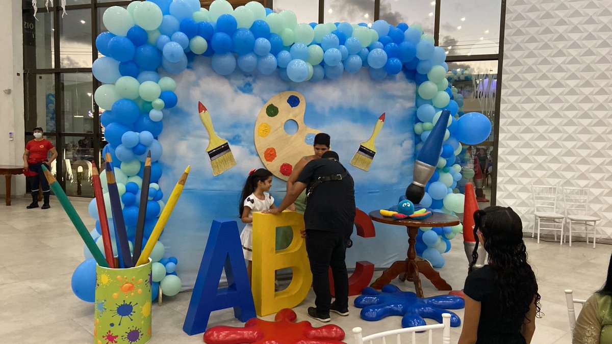 PrC_Augusto's tweet photo. 📍 #NoiteAbençoada na festa do ABC do Colégio Adventista de Maceió. 

_Ao lado desses dois gestores e a atuação do Espírito, nossa Educação viverá os melhores anos da história!_ 

*Além dos limites!* https://t.co/eRYn8UNBTb