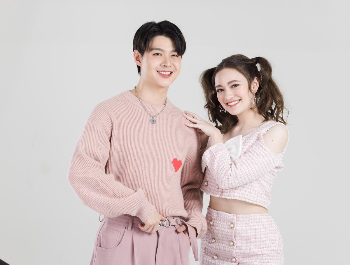 การเรียนก็ดี การงานก็เ​ริ่ด! นอกจากจะเพิ่งเป็นบัณฑิตป้ายแดงแล้ว #เซ้นต์ศุภพงษ์ ยังมีผลงานแน่นๆ​ ทั้งงานแสดง, ผู้จัดละคร-โคโปรดิวซ์ ซีรีส์ แอบหลงรัก The Series และล่าสุดขึ้นแท่นพรีเซ็นเตอร์ NADE’Collagen Jelly รับทรัพย์ 7 หลักไปเลยจุกๆ!

#Saint_sup #มาม๊าครับเซ้นต์จบแล้วนะ