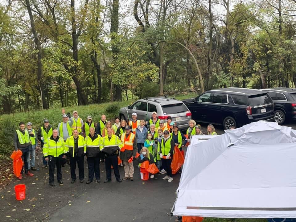 GoGrnMiddleburg's tweet photo. This historic town really does have wonderful citizen volunteers as evidenced once again by the turnout at our recent fall cleanup. Thanks everyone! https://t.co/QCAgbtFWvD