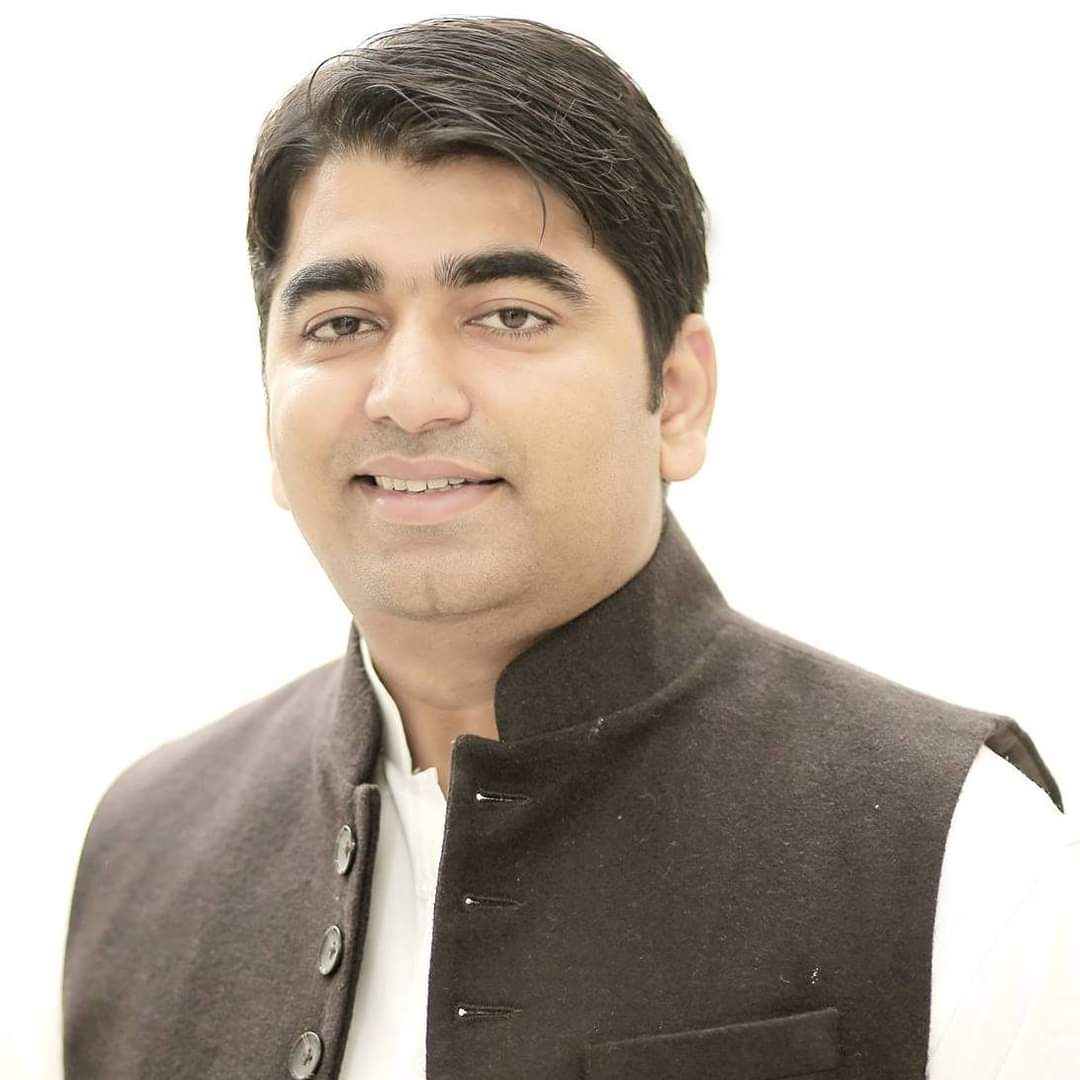 sprahulkhare7's tweet photo. @Samajwadi_AY
कैसा लगा आपको मेरा स्केच? मा•@Samajwadi_AY अंशुल भैया पर ईश्वर का आशीर्वाद सदैव बना रहे। https://t.co/q1SxrFpik1 https://t.co/pujpl8kfeD