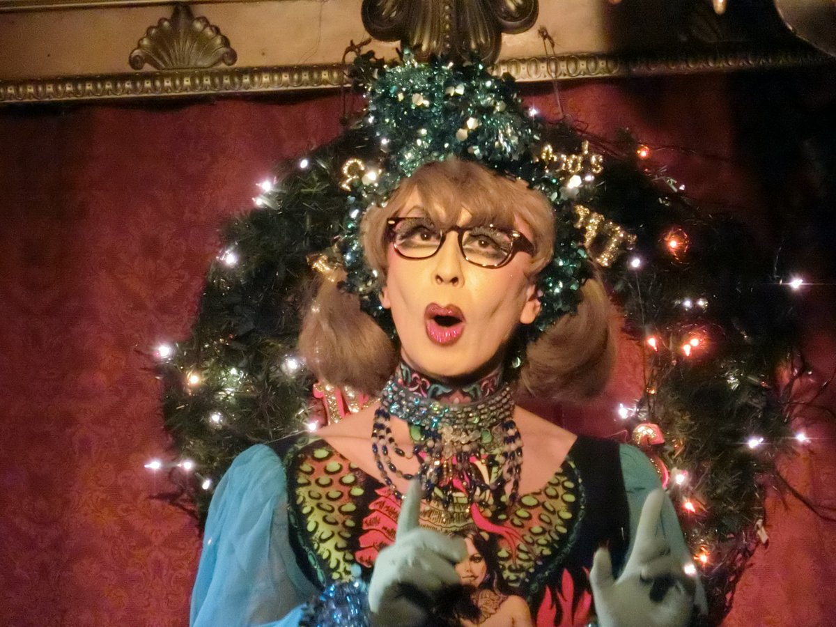 bambypunch's tweet photo. シモーヌ深雪さんのショーを初っ端から3回も観られる #BitchesNight 最高‼️とにかく素晴らしかった。
#アマランスラウンジ https://t.co/MJhWLhGkr7