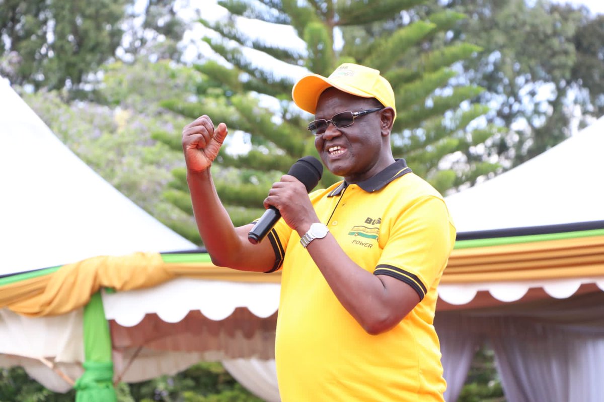 MbusParty's tweet photo. The Bus Party cordially and enthusiastically received by the people of Meru who have mandated its party Leader Governor Kiraitu Murungi to spread the Bus message to all corners of the country. 
#FormNiDEP https://t.co/c5yHWjBtVo