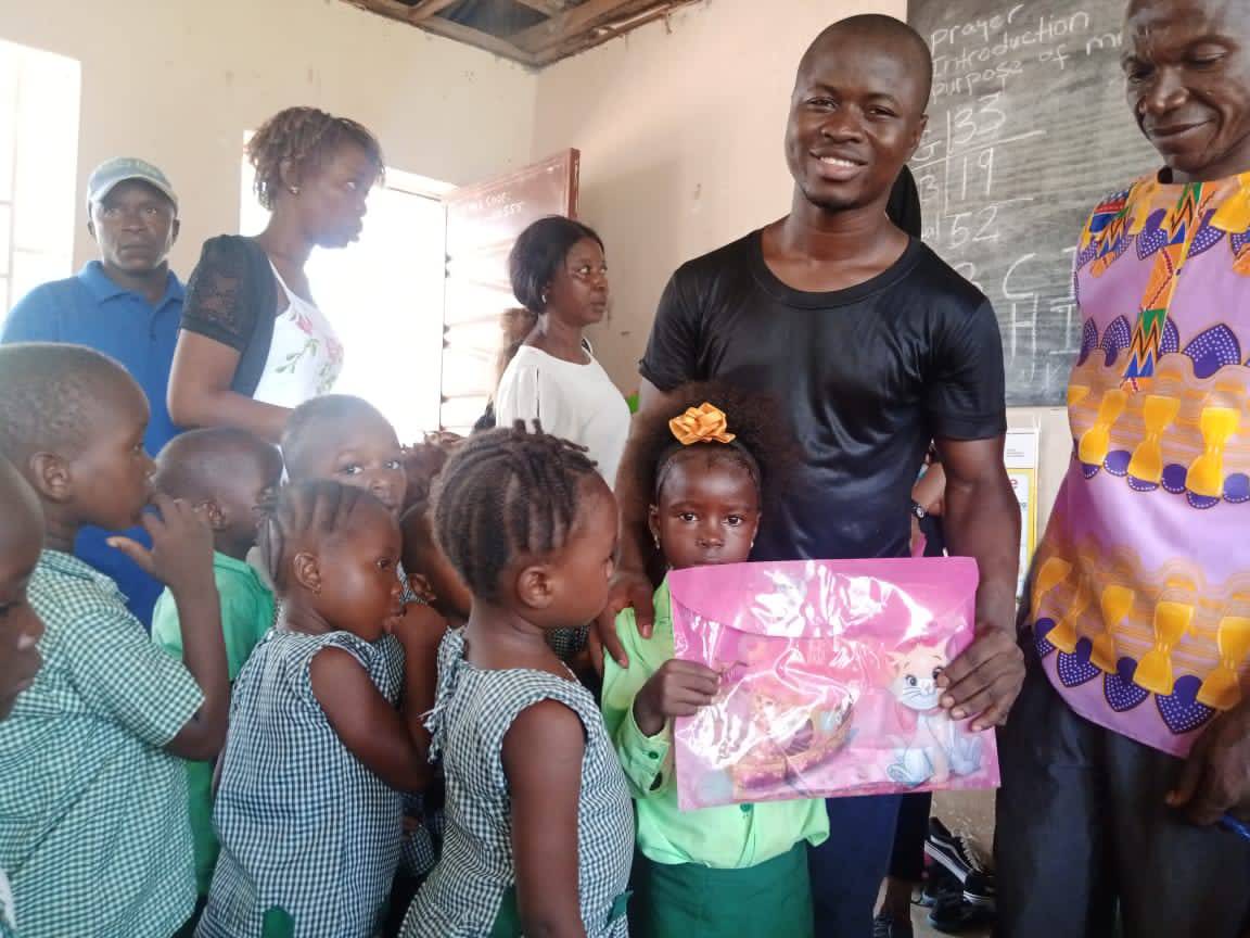 ChildrenMem's tweet photo. In all this world there is nothing so beautiful as a happy child. To me there is no picture so beautiful as smiling, bright-eyed, happy children; no music so sweet as their clear and ringing laughter. The best way to make children good is to make them happy. https://t.co/ZZ9Khs8GLE