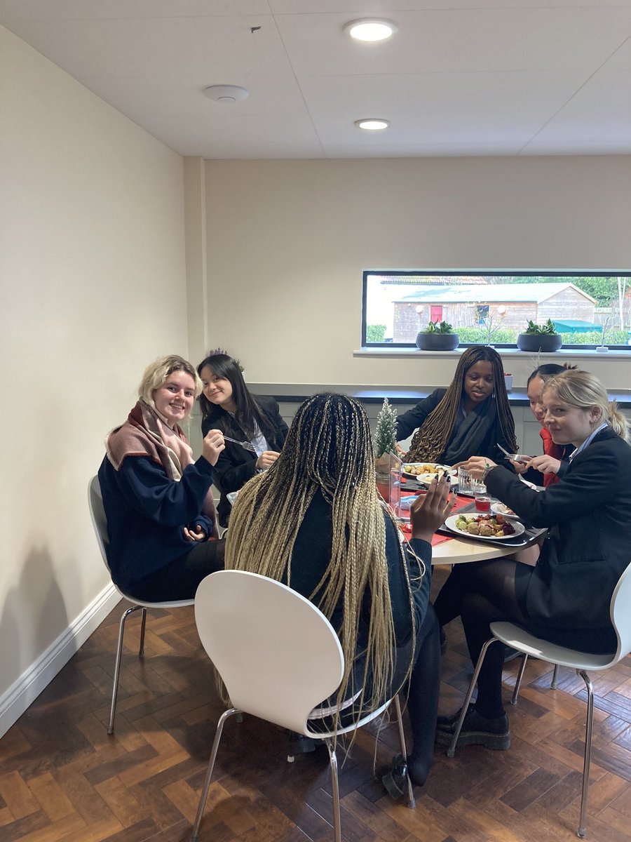 DH Sixth Form tweet media