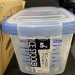 ふるさと納税でパスタ4.7kg頼んだら１袋で来て絶望したけど、その後スーパーにあった米びつがシンデレラフィットした!