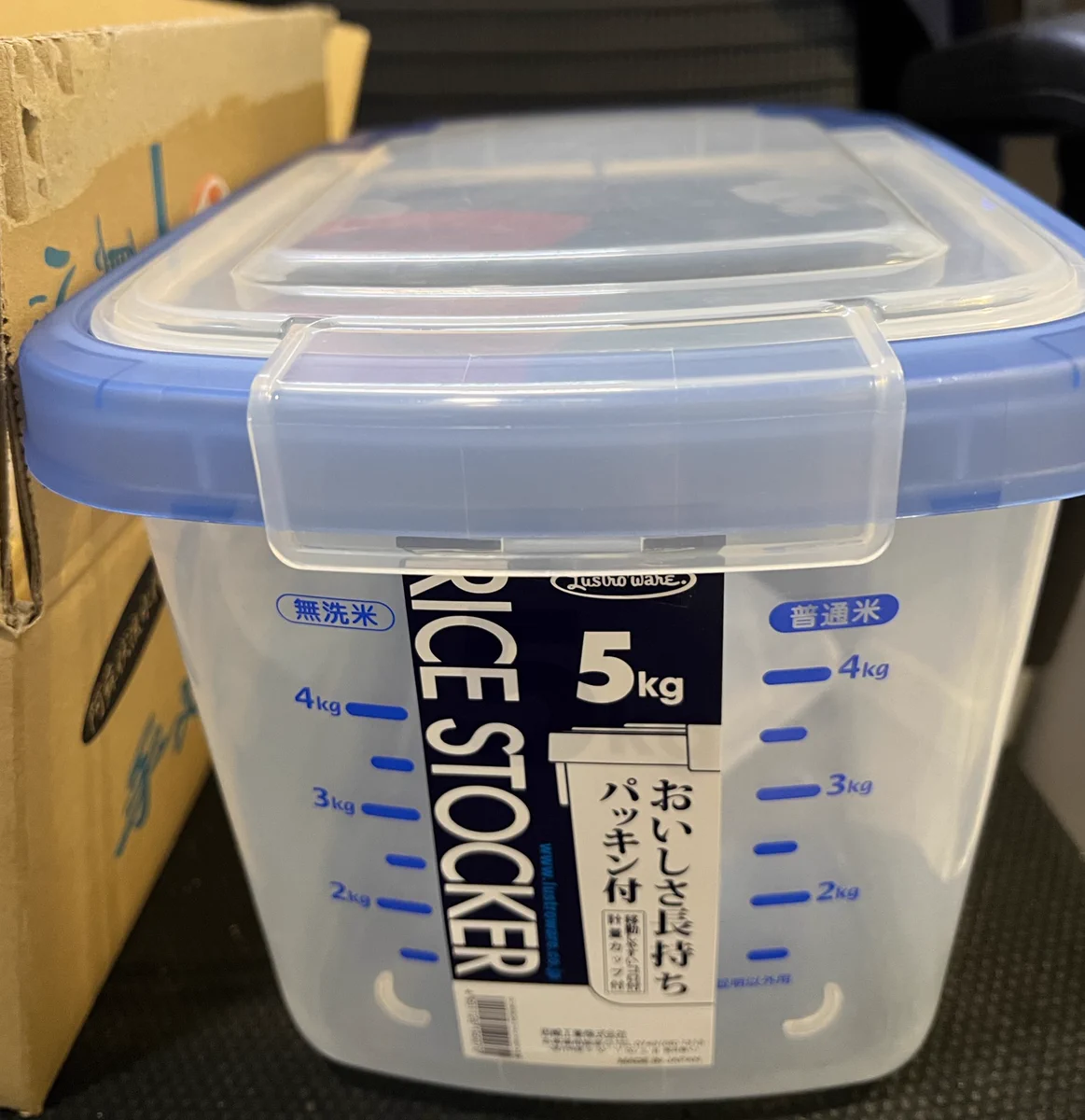 ふるさと納税でパスタ4.7kg頼んだら１袋で来て絶望したけど、その後スーパーにあった米びつがシンデレラフィットした！