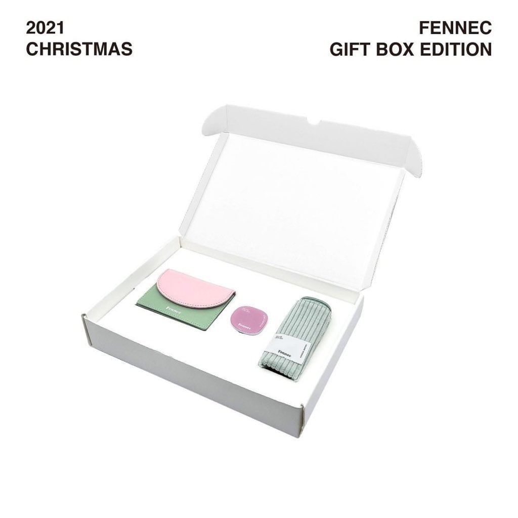 Christmas event 🎁🎄⛄️

✳︎ Giveaway fennec christmas gift set แจกให้ฟลว.เราที่ รี+ฟอล 1 เซตค้าบ ขอบคุณที่อยู่พรีกันมาตลอดทั้งปีเลยน้า ยินดีที่ได้ดูแลทุกออเดอร์เบยย เบิ้บบู✨🙆🏻💖