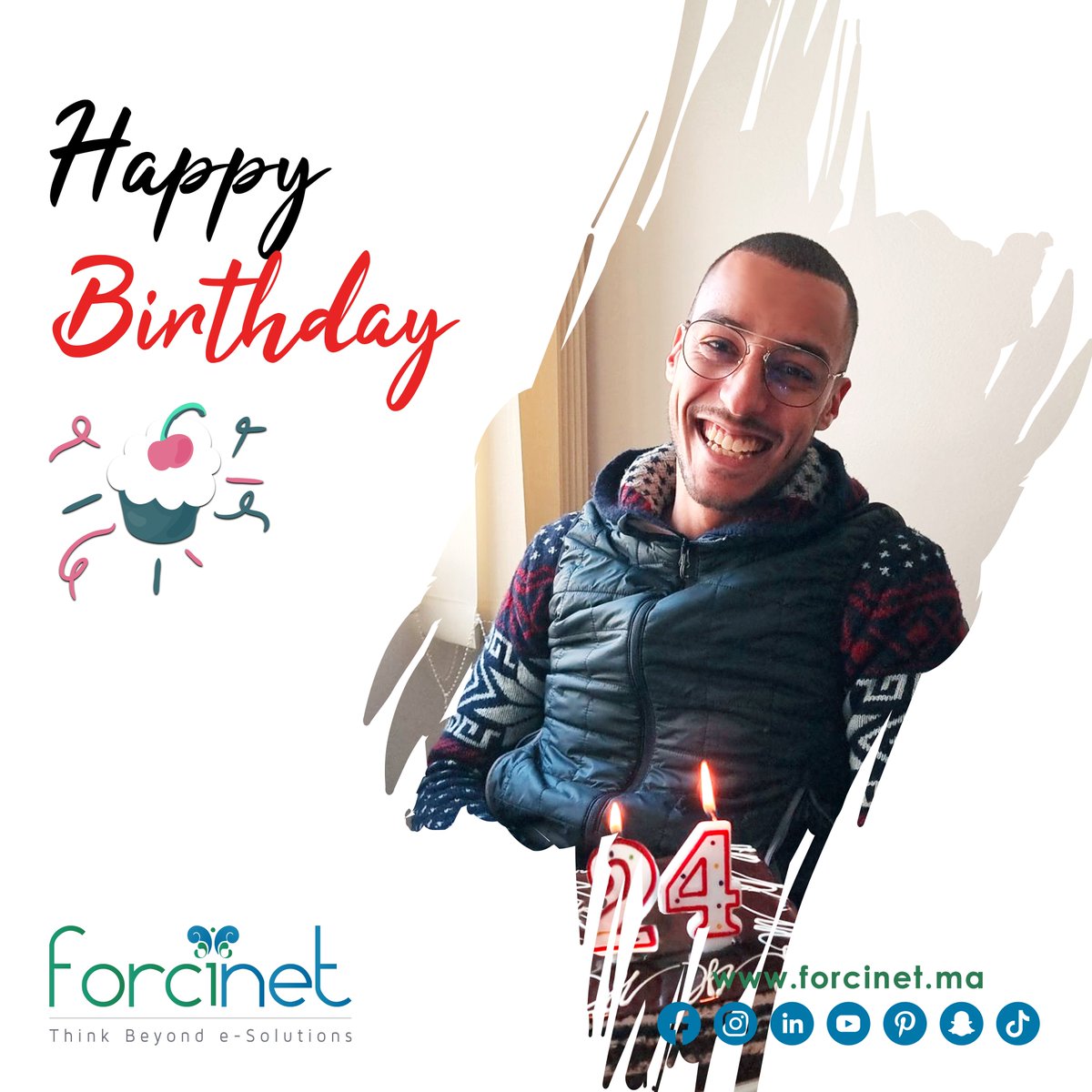 Forcinet's tweet photo. 🎉 La série des anniversaires du mois de décembre continue😁Cette fois, c'est @benhlal_yazid's #Birthday 🥰
#Forcinet te souhaite plein de bonheur et de zénitude pour tes "54" ans non déclarés 😅tkber o t3awed ! Et que tu puisses un jour vivre dans ton #Metaverse 😁
#ForciTeam https://t.co/ZolIyRFdTi