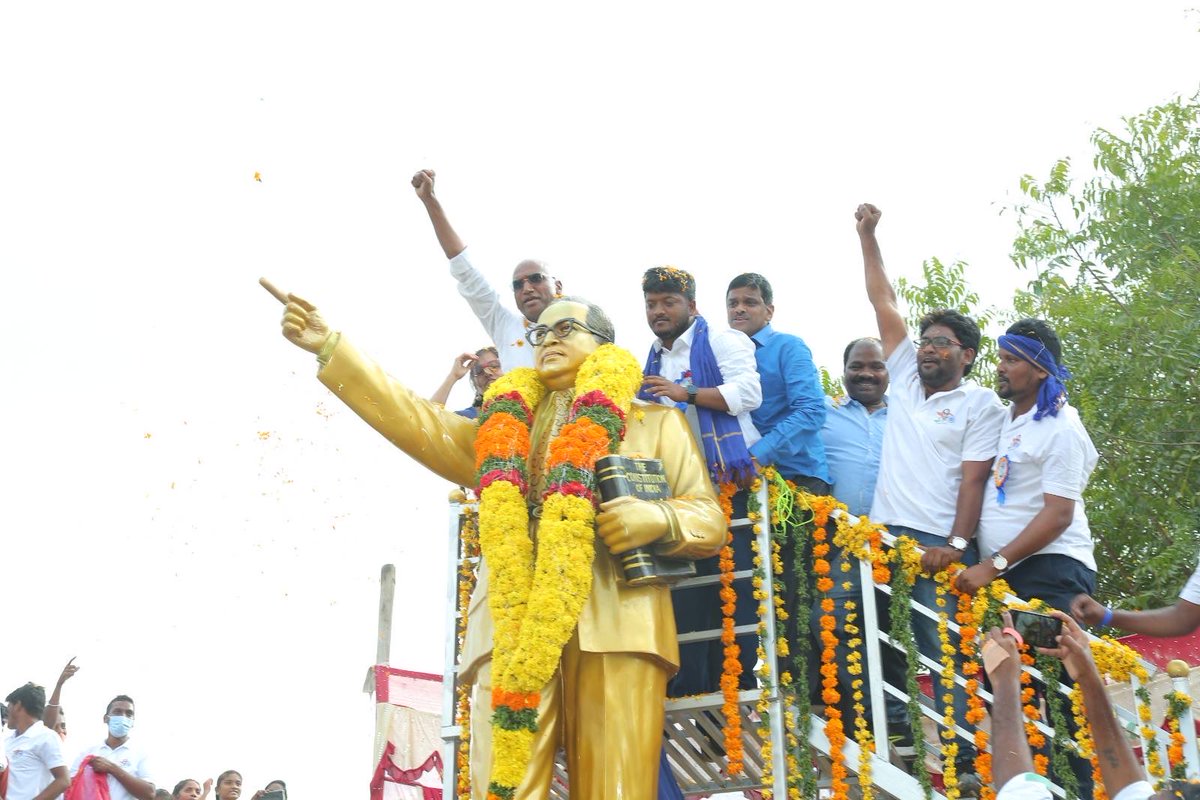 RSPraveenSwaero's tweet photo. It was a great honour to unveil Babasaheb Dr Ambedkar’s statue in Vemulapalli of Krishna Dt(AP) yesterday. We will work assiduously to realise his dreams. నిన్న వేములపల్లి (కంచికచర్ల మం.)లో బాబాసాహెబ్ విగ్రహాన్ని ఆవిష్కరించి, వారి రాజ్యాధికార కలను నిజంచేస్తమని ప్రతిజ్ఞ చేసినం. https://t.co/d533nVfPAO
