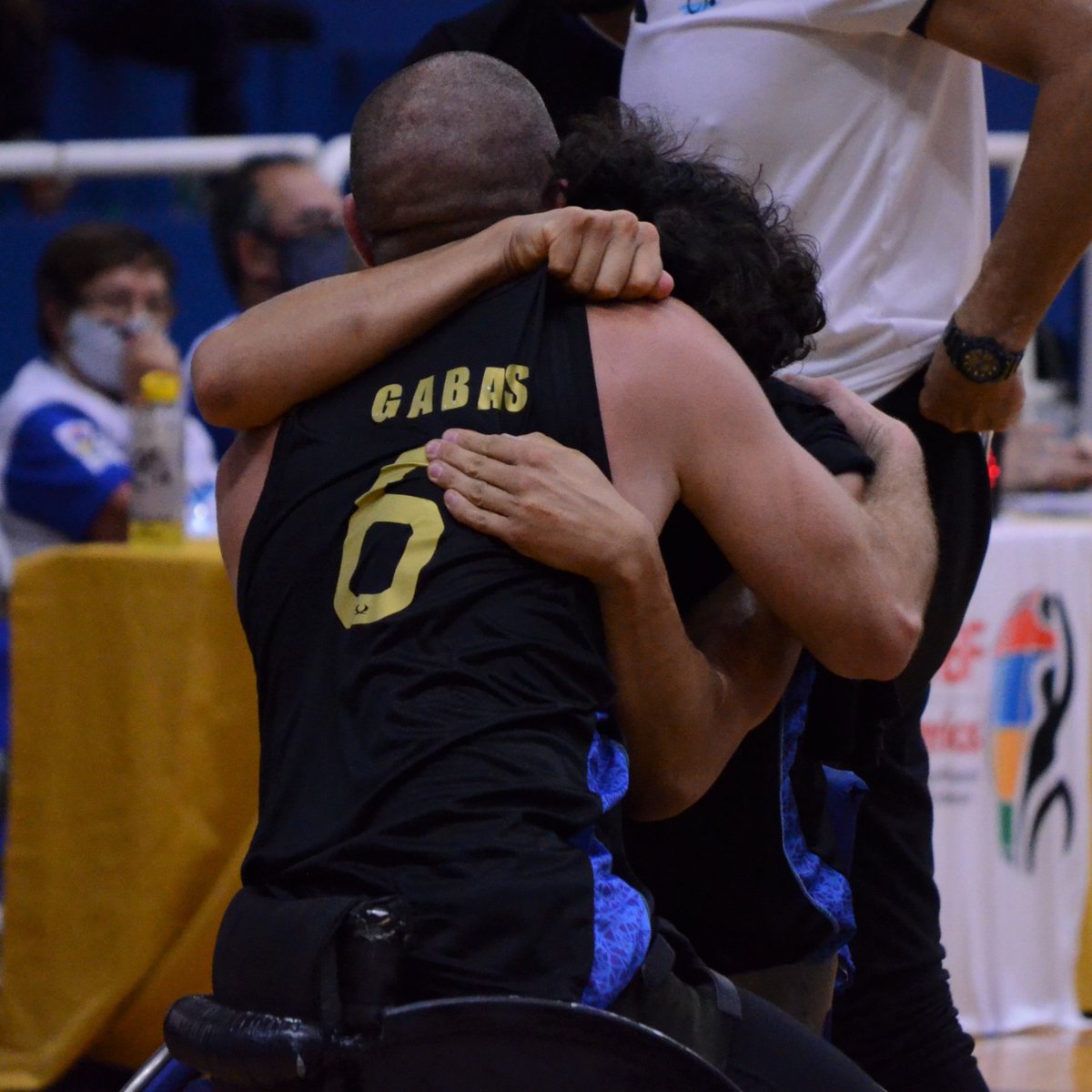 cabboficial's tweet photo. ¡Argentina campeón del Sudamericano de silla de ruedas! 🇦🇷🥇

El seleccionado albiceleste superó a Brasil por 52-37 y se aseguró el título a una fecha del final. Hoy, a las 16, cierra el torneo ante Venezuela en el Cenard, con entrada libre y gratuita.

📝 https://t.co/wSfpkhBQDk https://t.co/0CPik1NKHk