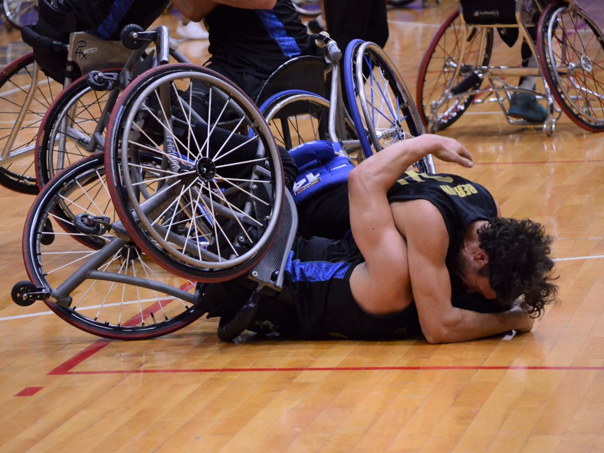 cabboficial's tweet photo. ¡Argentina campeón del Sudamericano de silla de ruedas! 🇦🇷🥇

El seleccionado albiceleste superó a Brasil por 52-37 y se aseguró el título a una fecha del final. Hoy, a las 16, cierra el torneo ante Venezuela en el Cenard, con entrada libre y gratuita.

📝 https://t.co/wSfpkhBQDk https://t.co/0CPik1NKHk