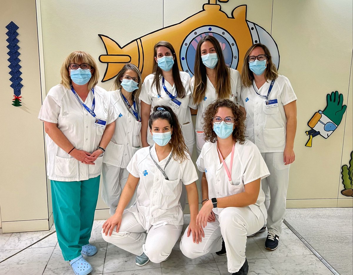 L’equip d’infermeria del torn de nit del Servei d’Oncologia i Hematologia Pediàtrica rep el 3er premi a la millor comunicació oral del XVIII Congrés Nacional de la <a href="/_SEEO_/">Enfermería Oncológica</a> per la ponència 'Guia de cures a infermeria en l'administració de citostàcics i immunoteràpia a pediatria'