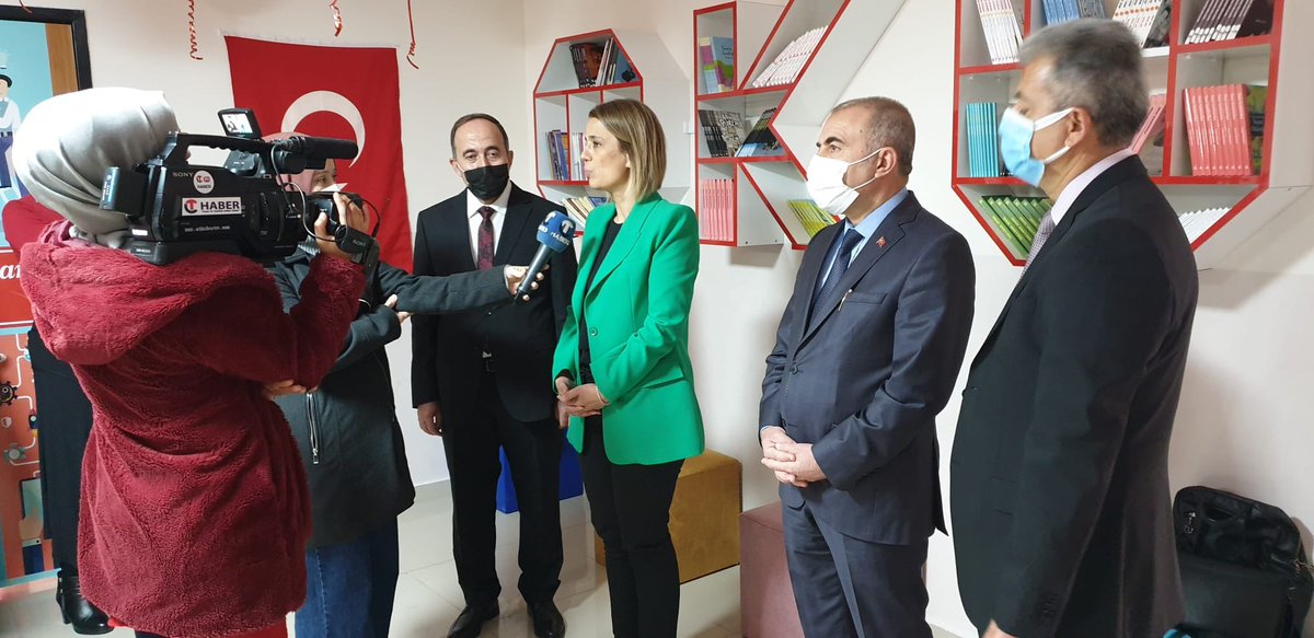 “Kütüphanesiz Okul Kalmayacak” projesi kapsamında kurulumu yapılan okul kütüphanemizin açılışı Sayın Valimiz İnci SEZER BECEL ve Sayın İl Milli Eğitim Müdürümüz Murat DEMİR’in katılımıyla gerçekleştirilmiştir. 
<a href="/Murat69_Demir/">Murat Demir</a> <a href="/nevsehirmem/">Nevşehir İl Millî Eğitim Müdürlüğü</a>