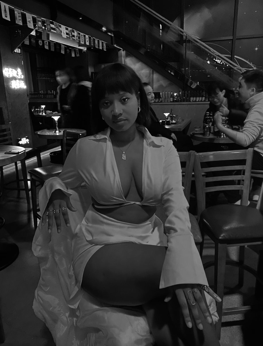 tiiiined's tweet image. her