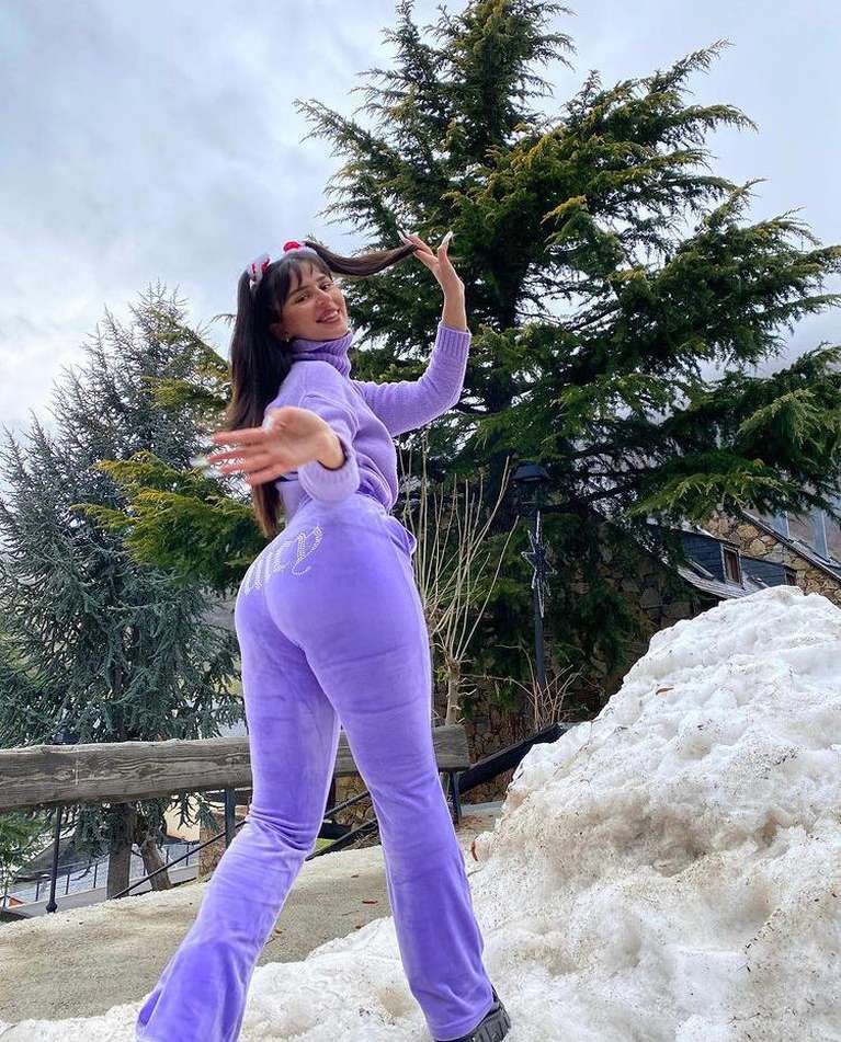 ArchiveNathy's tweet photo. definitivamente el violeta es el color de nathy. https://t.co/7Ft3eSBtWh