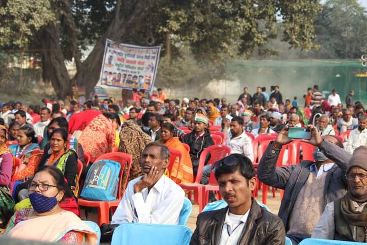 #WamanMeshram
राष्ट्रीय परिवर्तन मोर्चा के समर्थन में भारत मुक्ति मोर्चा एवं बहुजन क्रांति मोर्चा द्वारा मण्डल स्तरीय महारैलियों का आरम्भ जनपद कानपूर से आज दि. 13 दिसम्बर 2021 से हुआ. कानपुर मण्डल की महारैली में मुलनिवासी बहुजन भारी संख्या में उपस्थित हुए ।।
