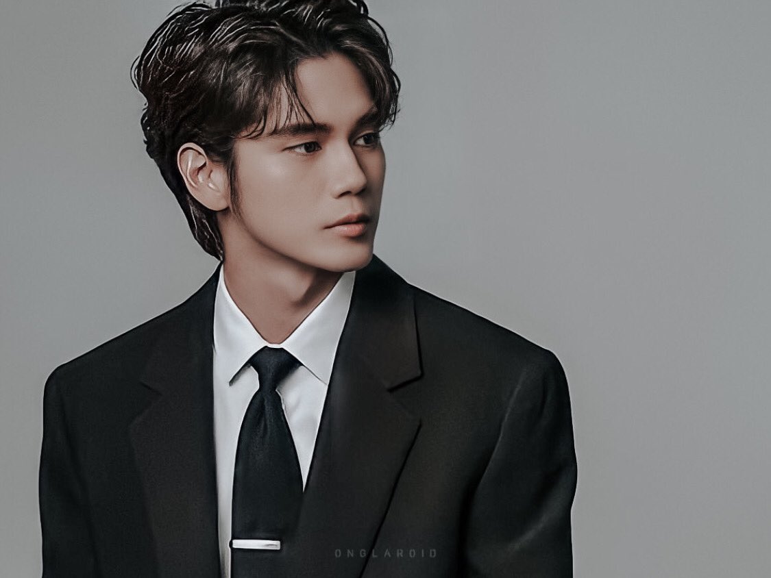 ONGLAROID's tweet photo. detective.

#ONGSEONGWU #옹성우 #邕圣祐 #オンソンウ #องซองอู https://t.co/dD7k6H0U8g