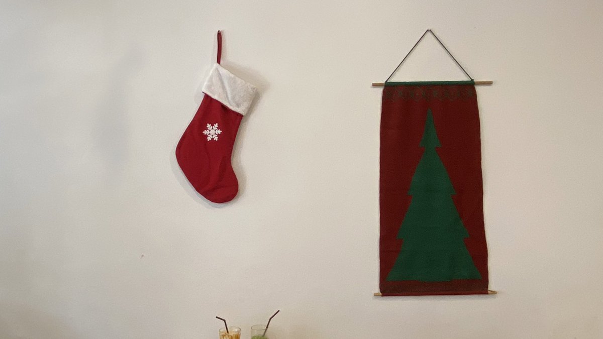 a_carrot_bagel's tweet photo. 12 days left until Christmas 🎄🧦🧣 https://t.co/yiQyTd38Xu