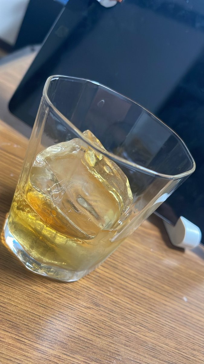 Nisigawa2's tweet photo. 明日自宅待機とか舐めてる事言われたから今日は飲んでやるわ
最近Jim Beam飲んでて
jack飲んでなかったから久しぶりに飲んだけどやっぱりこれだよなー https://t.co/7PB2fZcJzq