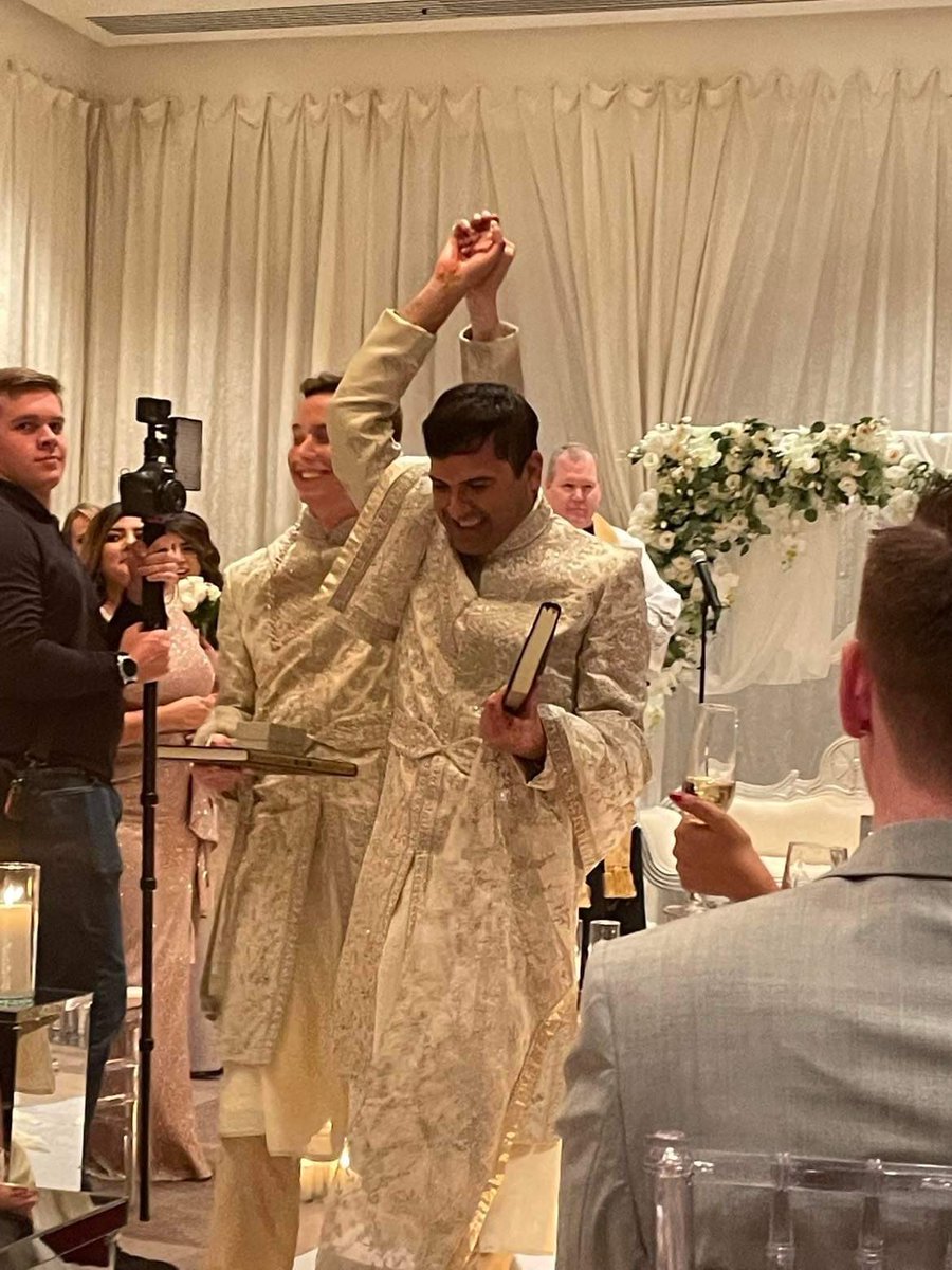 ChrisLKhan's tweet photo. Saturday night was a blur. One thing is for certain. I am so blessed to marry the love of my life and share this moment with my loved ones. 🥰 https://t.co/Nq7ODF9vyB