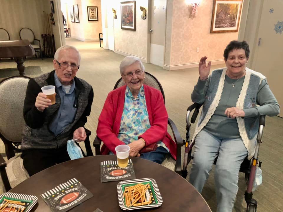 AllSeniorsCare's tweet photo. Yesterday the Grey Cup Football American football Game is was on and residents enjoyed some beer Clinking beer mugs and nachos while cheering Cheering megaphone on for their Canadian teams & watching them go head to head. #BeaconHeights #Ottawa #GreyCup https://t.co/xCF1vW3BRM