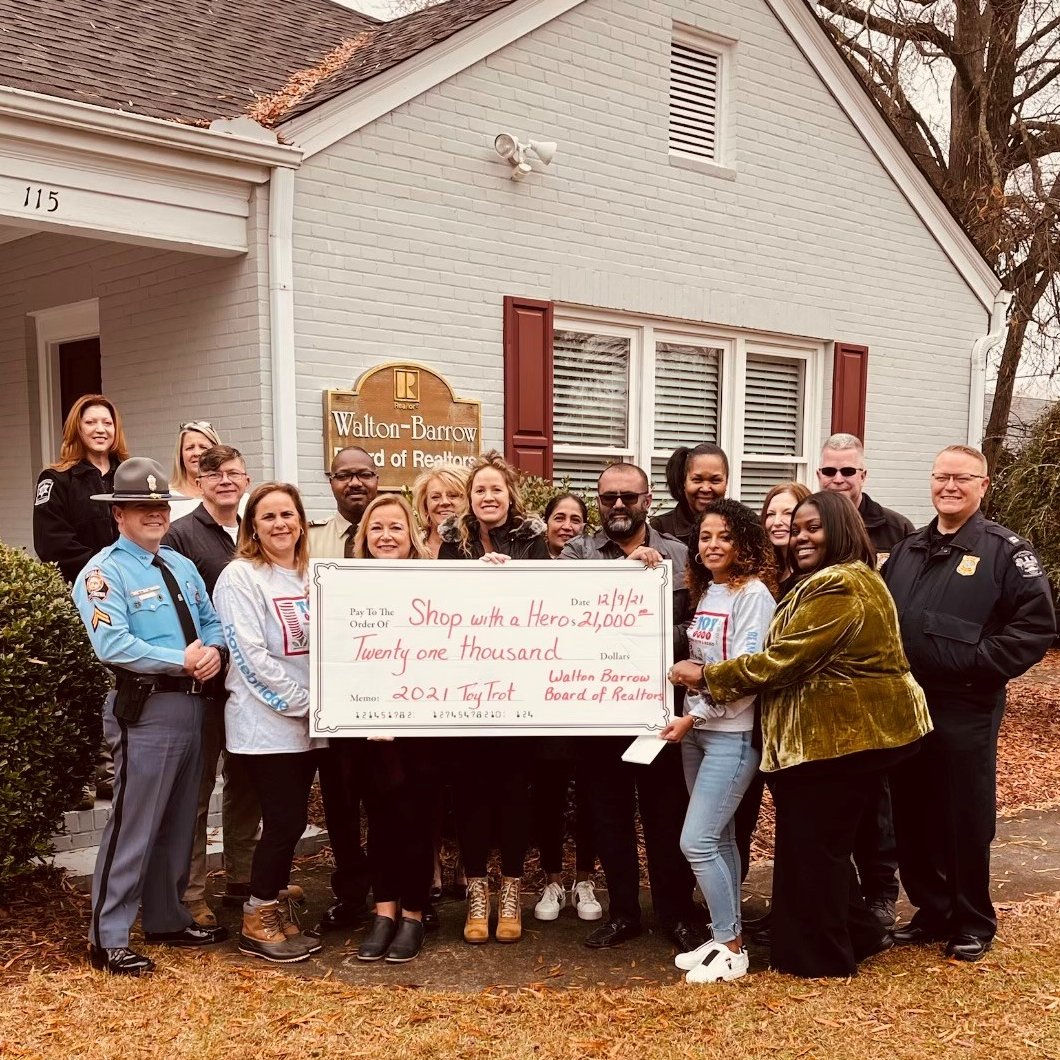 ga_dps's tweet photo. Post 46-Monroe, Walton Co. SO, Barrow Co. SO, & Monroe PD are all looking forward to Walton-Barrow Board of Relators upcoming “Shop with a Hero” event. Some local children are going to have a big surprise and a great Christmas.
#PathForward #Teamork #gatrooper https://t.co/6fDsRRhv7M