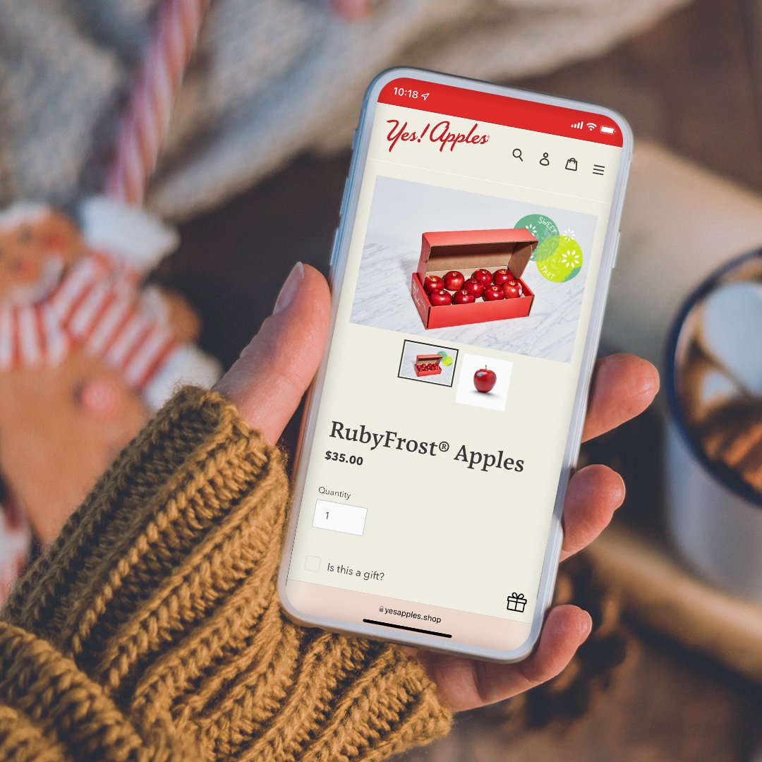 RubyFrostApple's tweet image. The perfect gift for everyone on your list: #RubyFrostApples are now available to order online! Add them to your cart ASAP 🍎➡️🛒 yesapples.shop/products/rubyf…