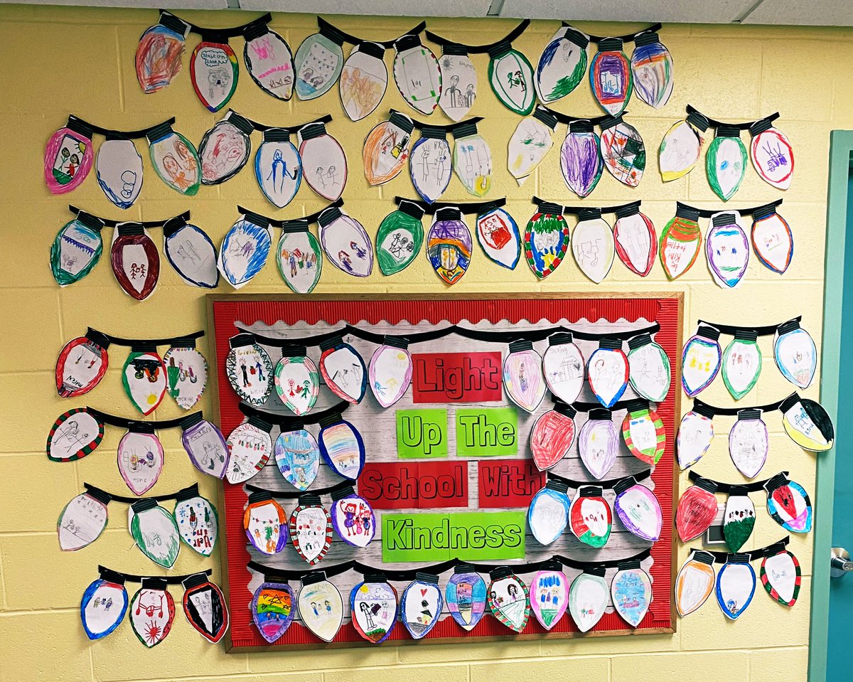MrsDinn's tweet photo. Our K-2 students helped light up this bulletin board with acts of kindness! Each student drew one way they could be kind over the holiday season. @csfelementary https://t.co/TPvjMaT200