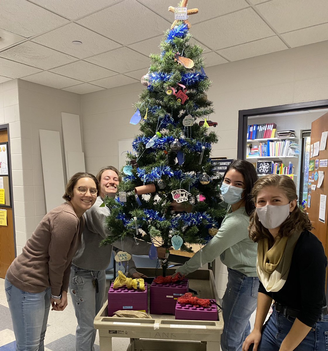 jennifer tank (@jenniferltank) on Twitter photo #labtree is extraordinary this yearā¦.love the corn cob star and centrifuge rack prezzies. #tanklab <a href="/NDBios/">Notre Dame Biology</a> #labtree is extraordinary this yearā¦.love the corn cob star and centrifuge rack prezzies. #tanklab <a href="/NDBios/">Notre Dame Biology</a>