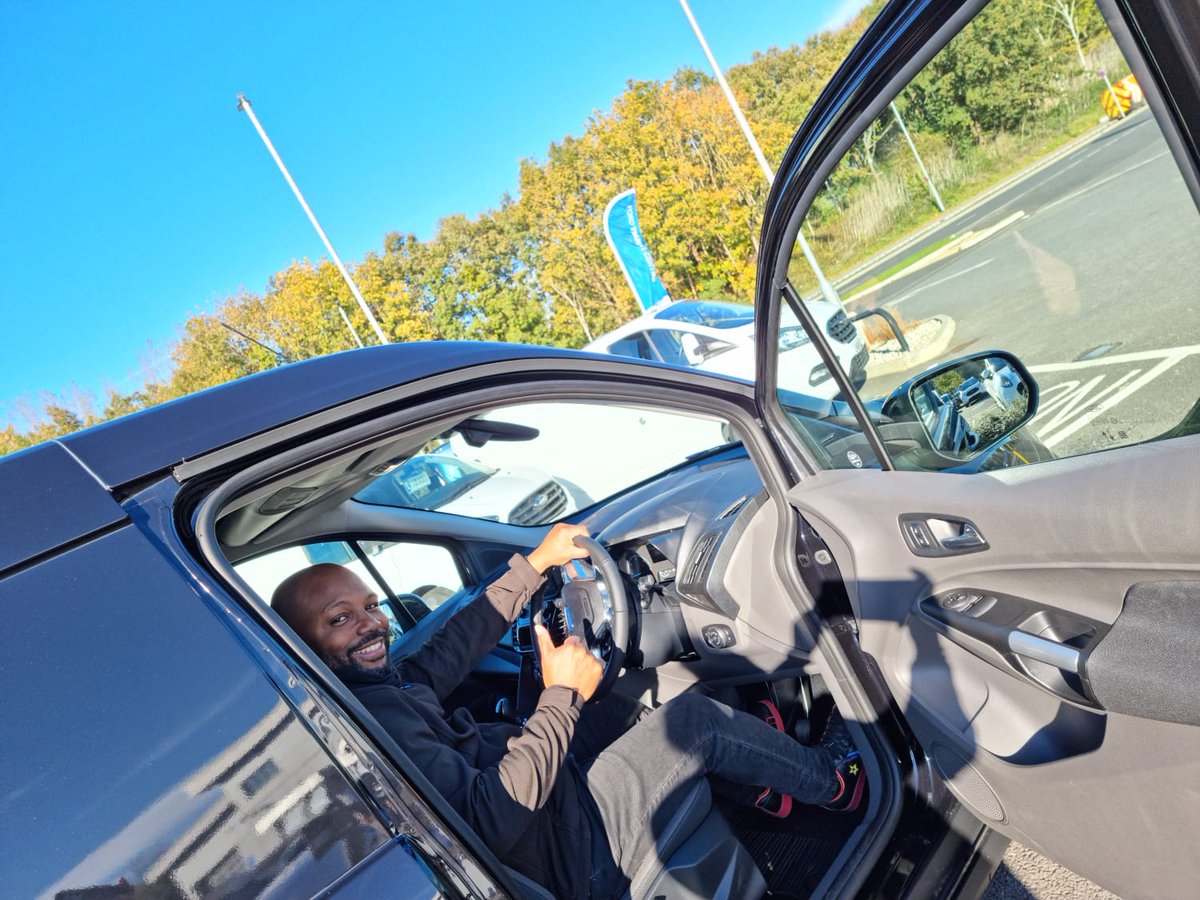 She is finally here ... our new baby may have 4 wheels, but she gonna change so many people's lifes... STAY TUNED for full story ... thank you for all the support so far 
🙌🙏🙌
#youth #changinglives #bigthing  #bigthingscoming #coffee #coffeevan #vanlife