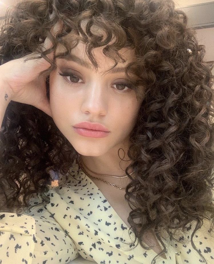 folklivater's tweet photo. my pretty girl @sarahjeffery i wanted to join this hashtag to let you know that i’m so proud of you and so grateful for you to exist, this world wouldn’t be the same without you, we are so lucky to have you in our life. i love u so much, hope to meet you one day🤍 #mightyforsarah https://t.co/SvSIfL9KCj