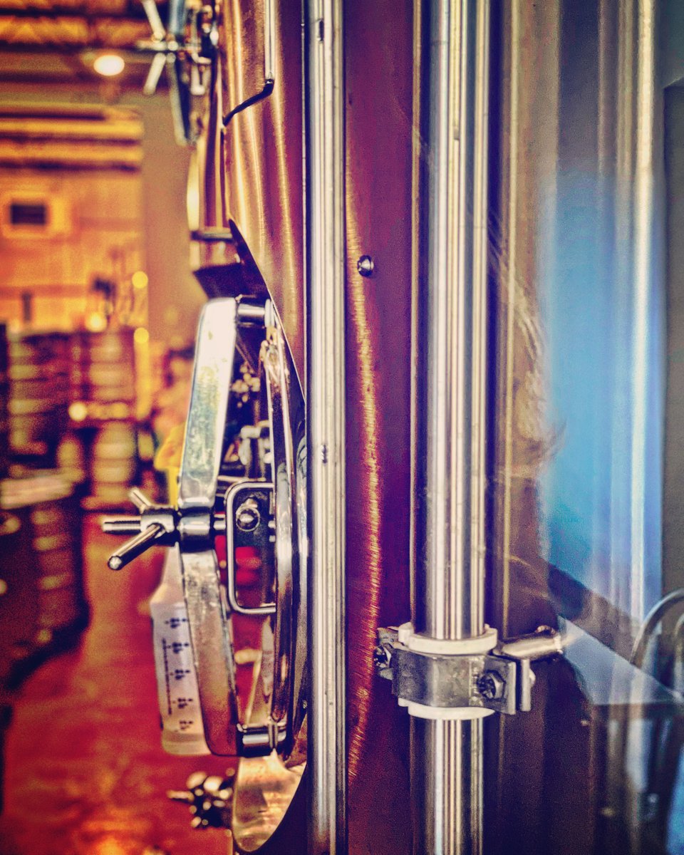 IrisBlakeWriter's tweet photo. Apart from the noontime rave music, Woodstock Brewing Company in Phoenicia, NY was terrific! The Chimichanga was delish. Avoid the pineapple ale. Go for the Baby Dragon pale! #woodstockbrewery #phoeniciany #upstateny #upstate #newyork #beer #ale #paleale #chimichanga #catskillsny https://t.co/PmtYOAi8TR