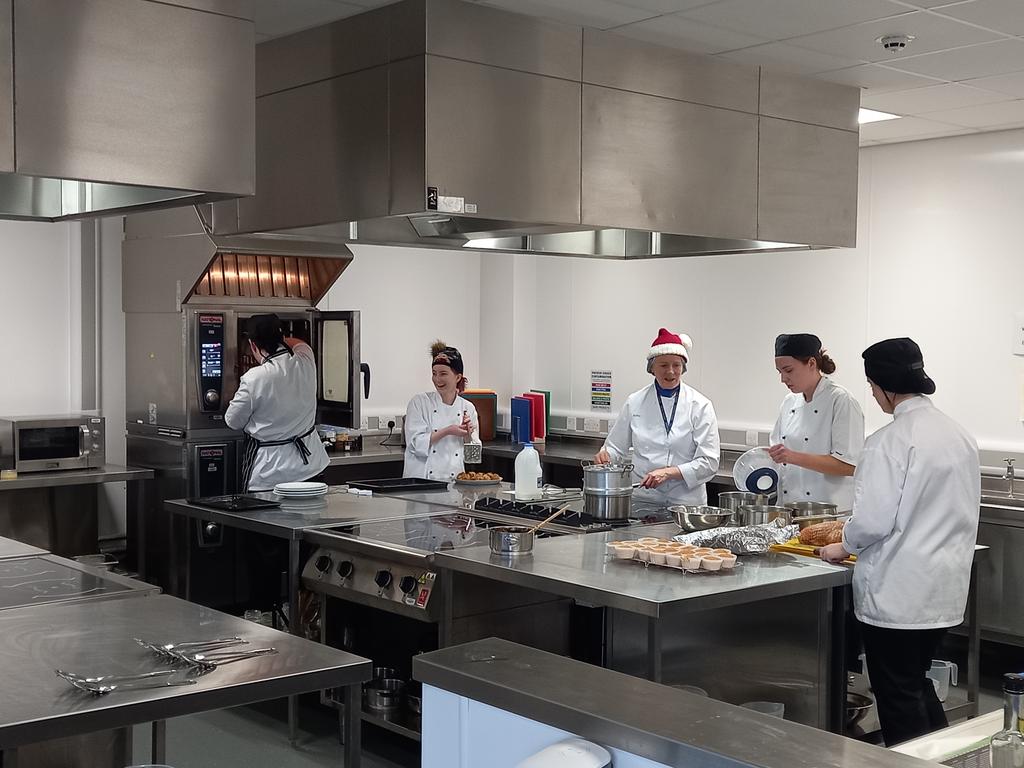DannyMetters's tweet photo. @riseholmecampus Level 2 Professional Cookery students have successfully hosted their Christmas lunch, showcasing skills and behaviours learned so far this year. The roast potatoes were amazing! https://t.co/C38Lm5Trnt