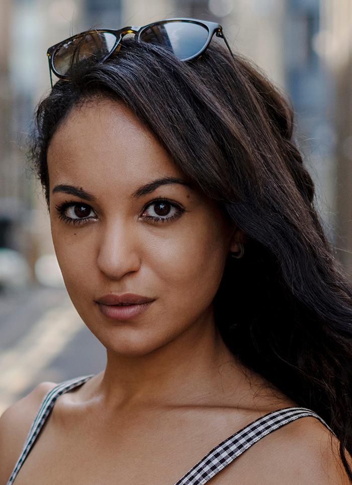 #FRIENDSandFAMILY #ChristmasStories teaser #3 is PRACTICALLY FAMILY by Rosa Muller, read by <a href="/ClaireLAmias/">Claire Louise Amias</a>, a tale of nannies, nuns &amp; festive spirit gone wrong. Join us at 7pm TOMORROW Tue 14 Dec at <a href="/ThePhoenix_W1/">The Phoenix</a> - some £5 tickets remain!
liarsleague.com/liars_league/2… #liveliterature