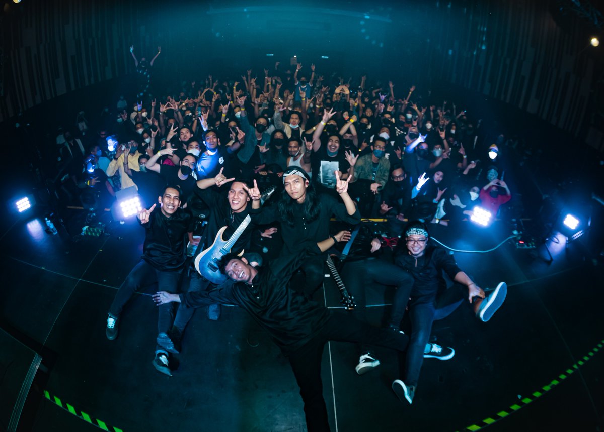 adekkkk's tweet photo. Riwayat Dermaga berdarah, kekal tersegam indah 🤘🤘
@weareSOG | #SecondVoyage Album Showcase
Bentley Music Auditorium | 11 Dec 21
Terima kasih buat semua yang hadir. Tanpa kalian, tidak dapat kami lakukan yang terbaik kelmarin!
📸 by @izmaaal https://t.co/K5lebn8LgX