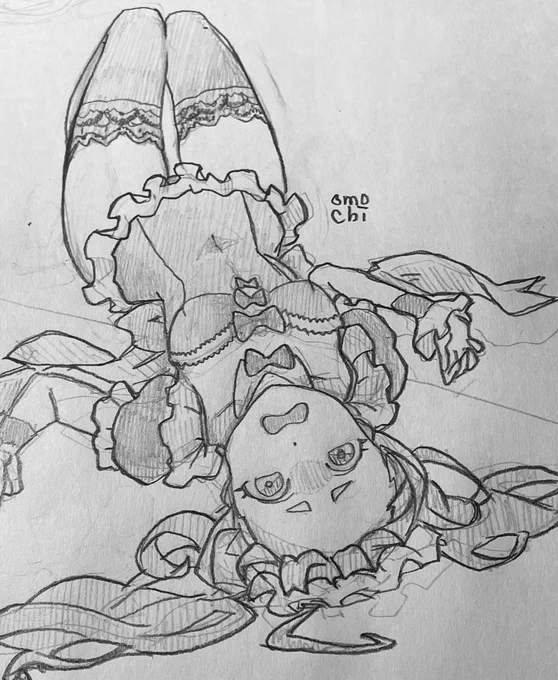 らくがきメイドさん。
もうヒラヒラが有ればメイド服と言い張る。 