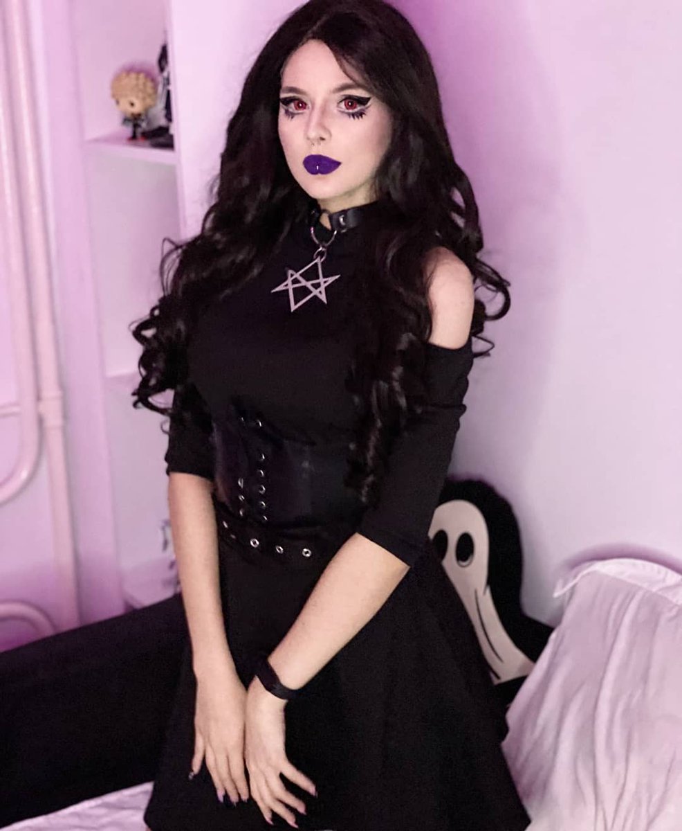 elviratrepovici's tweet photo. Vampire Mood 🥀
-
-
Wig :@donalovehair 
Choker @killstar 
Top and  skirt @sugarthrillz
Lens:@uniqso use my code elvira10 
-
-
#alternative #altmodel #vampirelook #vamp #gothgirl #killstar #sugarthrillz https://t.co/SgrcQZLS2V