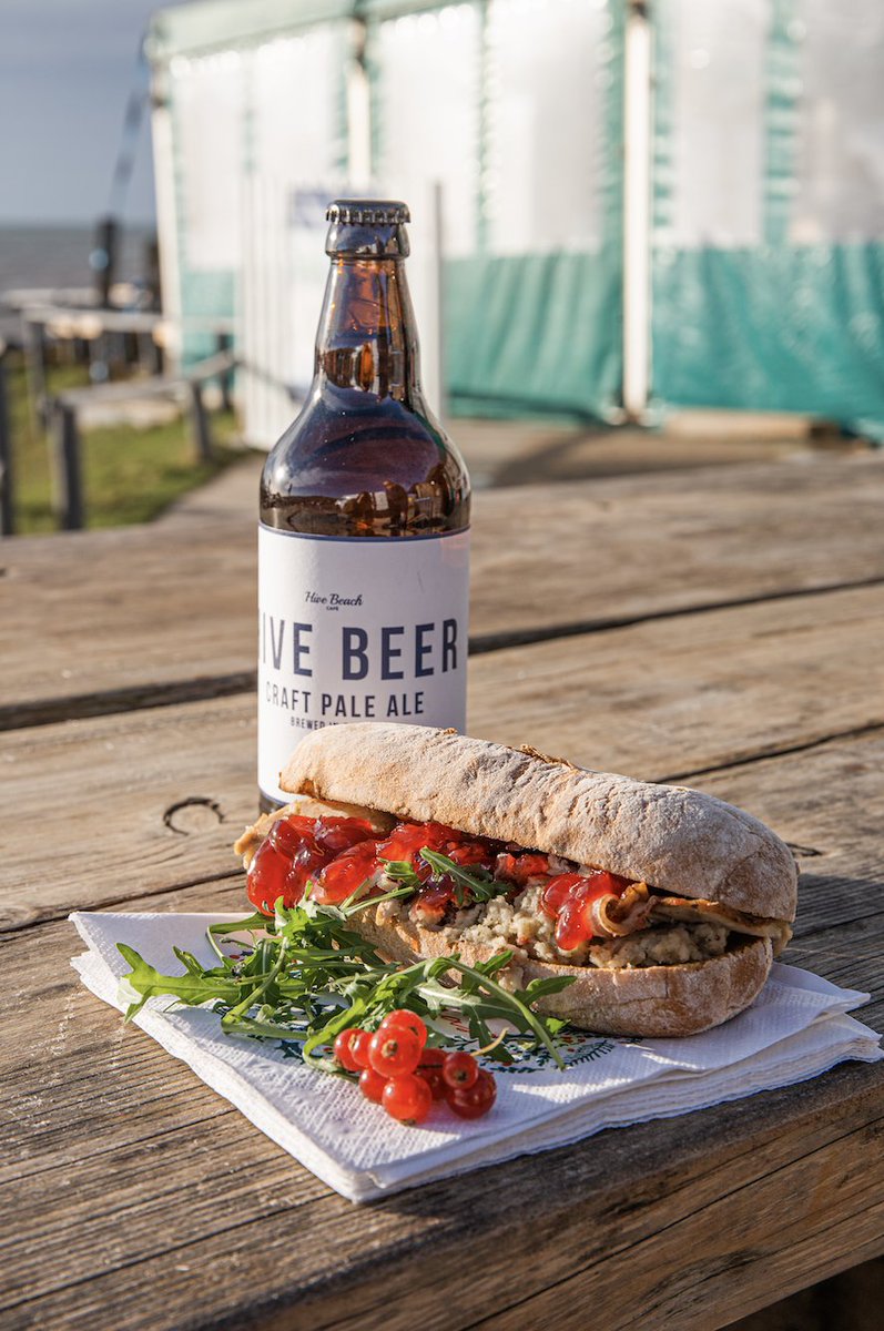 It's begging to taste a lot like Christmas 🎄

The takeaway Christmas menu is in full swing from the takeaway hatch.  

#christmasmenu #christmasfood #turkeyciabatta #pigsinblankets #camembert #chestnutsoup #hivebeach #dorset