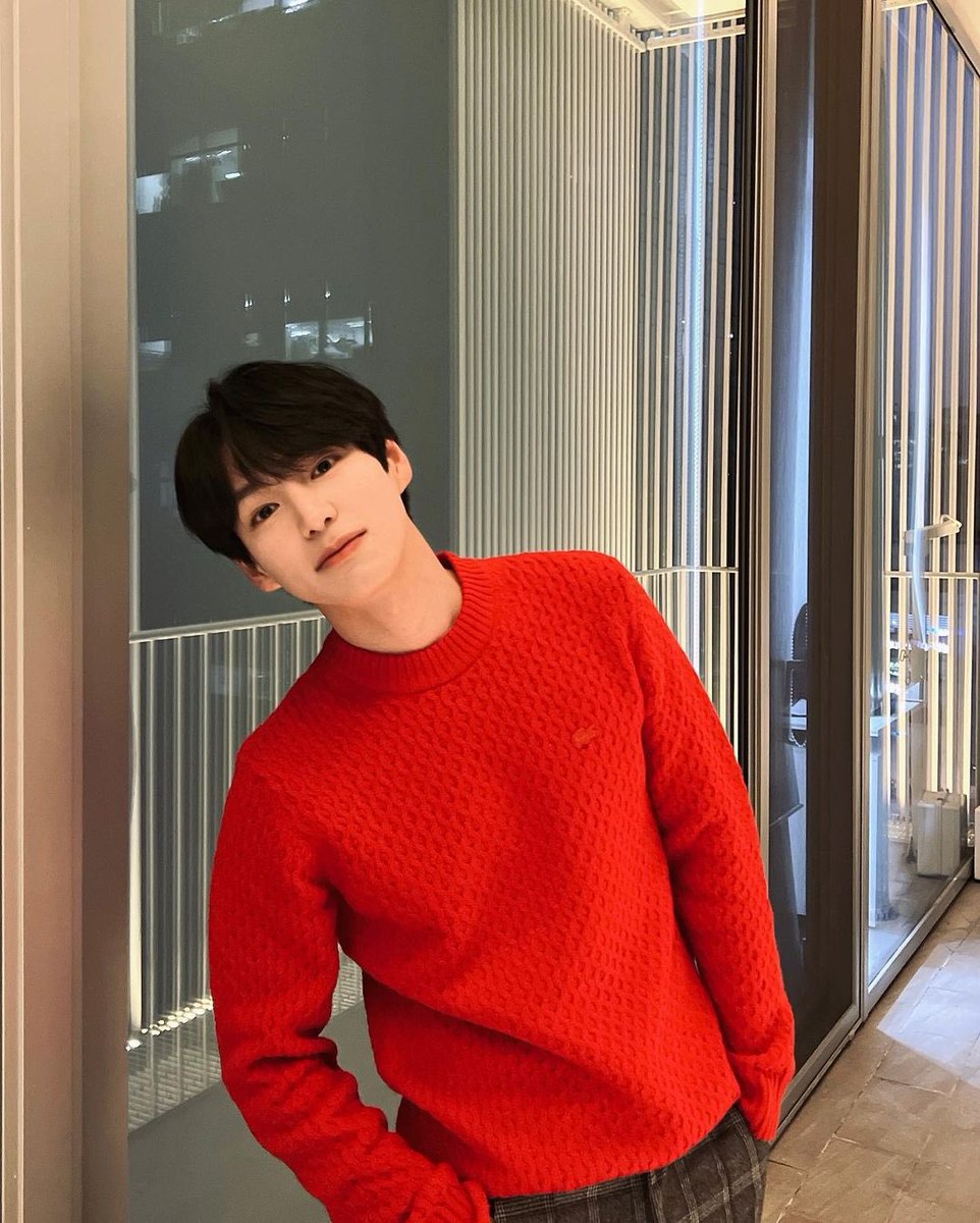 VICTON_hashtag's tweet photo. 올해도 돌아온 찬이의 생일 ❤️
27살의 생일도 함께 할 수 있어서 행복해 🥺
오늘도 행복한 하루가 되길 바라 !
생일축하해 찬아 🖤-@

#찬란하게_빛나는_찬이의_생일
#HAPPY_CHAN_DAY https://t.co/773E5oQIcw
