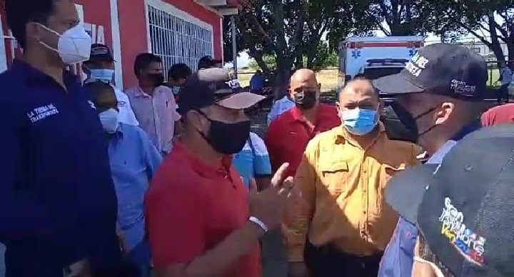 payvoficial's tweet photo. Ministro Ing. @HAbreuMRT, realizó una inspección desde la Operadora de Transporte Bus Barinas a efecto de evaluar los trabajos de Recuperación en Unidades Yutong.  
@NicolasMaduro
@ViceVenezuela 
@TransporteGobVe 
@Mippcivzla https://t.co/IlhqeIH9kD