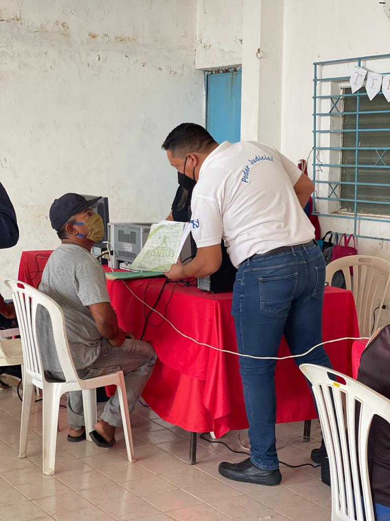 alcaLosTaques's tweet photo. En Villa Marina
Realizada Jornada de Adjudicación Judicial  de motores fuera de borda a los pescadores  

Contribuyendo con el fortalecimiento  a la actividad pesquera y orientaciones del gobernador Víctor Clark,  gobierno municipal de Los Taques,  alcaldesa María Arcaya, https://t.co/8fYQTpdVFJ