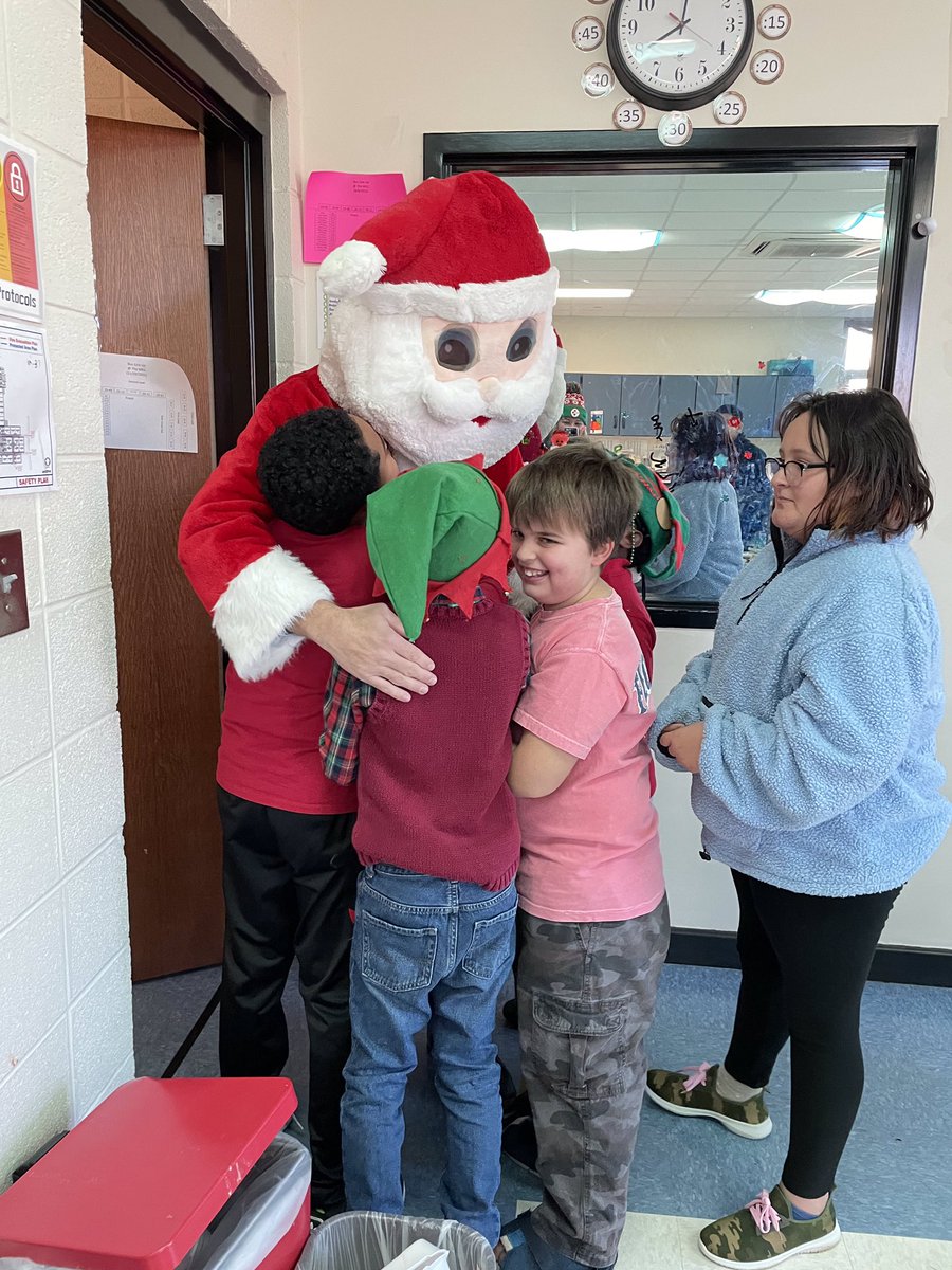 Why do we do it? We always do it for the kids. The smiles on their faces could light up a city. #WeDoItDifferent #WeAreWarriors #school #readysetforwardmcss <a href="/MadCoSchools/">MadCoSchools</a> <a href="/clasleaders/">CLAS</a>