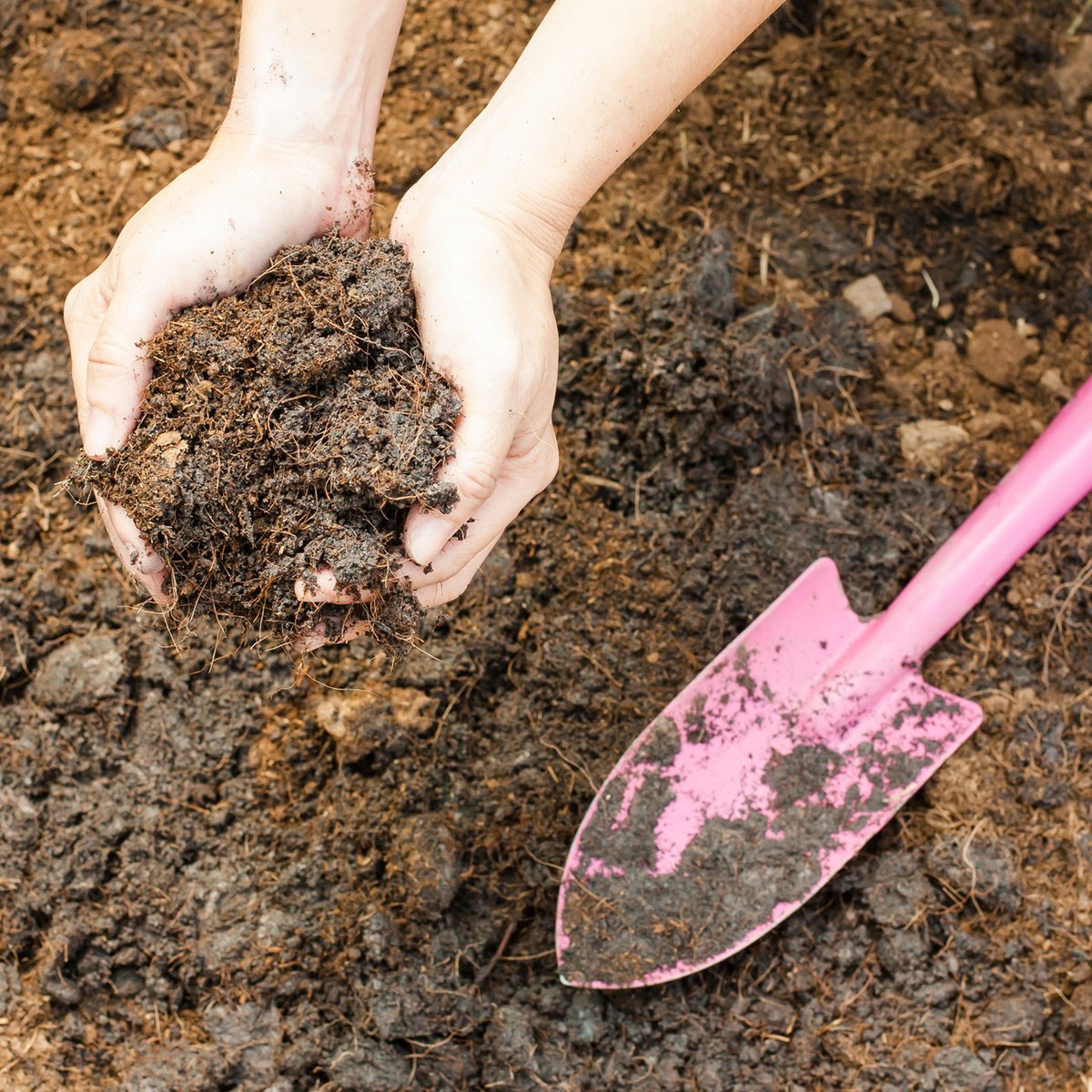 Esther Whieldon (@esthernow) on Twitter photo Scientists are working with California farmers to test whether rock dust from mines can help decarbonize the agriculture sector. Hear about it on our latest episode of the ESG Insider podcast. <a href="/BenHoulton/">Benjamin Z Houlton 🌍</a> #climatechange <a href="/SPGSustainable1/">S&P Global Sustainable1</a> @Lindsey_A_Hall podcasts.apple.com/us/podcast/how… Scientists are working with California farmers to test whether rock dust from mines can help decarbonize the agriculture sector. Hear about it on our latest episode of the ESG Insider podcast. <a href="/BenHoulton/">Benjamin Z Houlton 🌍</a> #climatechange <a href="/SPGSustainable1/">S&P Global Sustainable1</a> @Lindsey_A_Hall podcasts.apple.com/us/podcast/how…